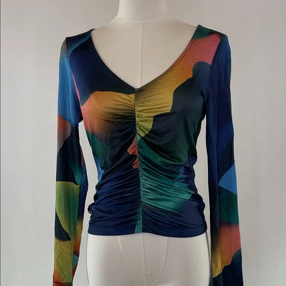 United In Motion Chaldea Top, S - Picture 6 of 12